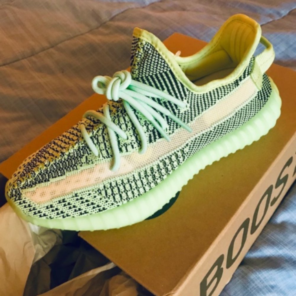 Yeezy Boost 350 V2 Sneakers Size 8